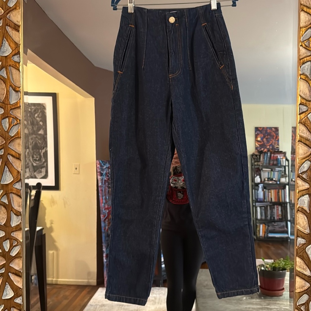 Zara jeans, not elastic fabric, high waist Small size, run smaller